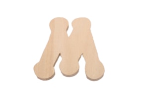 SET 10 LETTERS M 6.5X7X0.6CM POPLAR WOOD