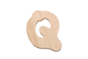 SET 10 LETTERS Q 5.9X7X0.6CM POPLAR WOOD