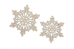 ASSORTMENT 12 SNOWFLAKES 6X6.5X0.3CM POPLAR WOOD