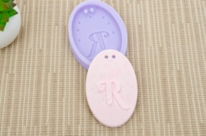 MOLDE SILICONE C/LETRA R 7.5X5.5X1.2CM MLD053