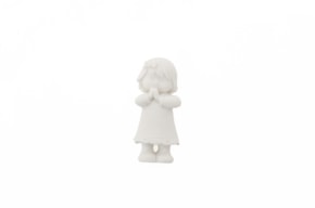 NIÑA A ORAR 2.5X1X5.5CM PEGAR