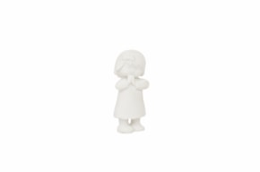 NIÑA A ORAR  2.5X1.8X5.5CM
