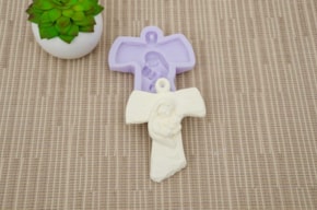 SILICON MOLD NATIVITY FAMILY CROSS 7x9x1,5CM MLD170