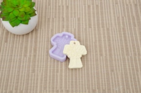 SILICONE MOLD TREE CROSS 4,3x5x0,7CM MLD176