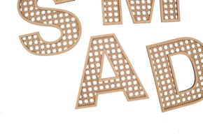 LETRA RENDILHADA PERSONALIZABLE 25X0.3CM MDF