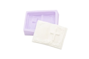 MOLDE SILICONA LIBRO CON CRUZ 6X4X2CM MLD289